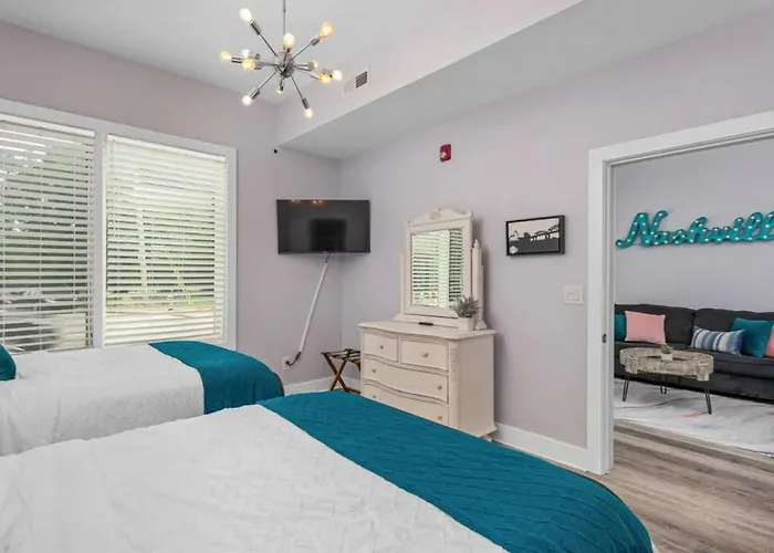 Nashville 3 Bed, 1 Bedroom With Washer, Dryer And Parking