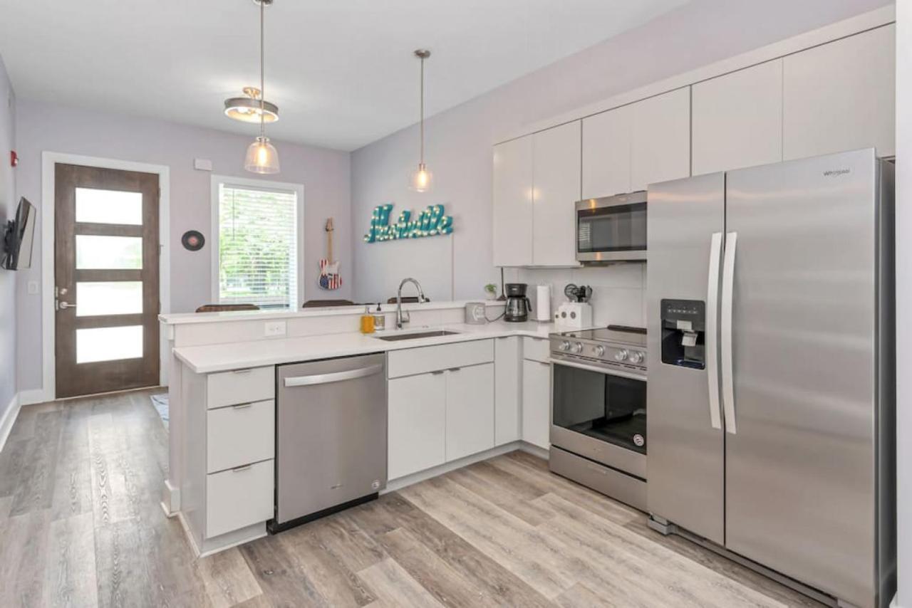 Apartment 3 Bed, 1 Bedroom With Washer, Dryer And Parking Nashville