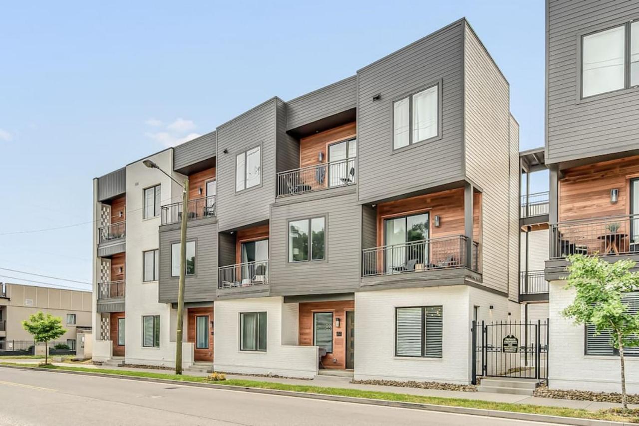 3 Bed, 1 Bedroom With Washer, Dryer And Parking Apartment