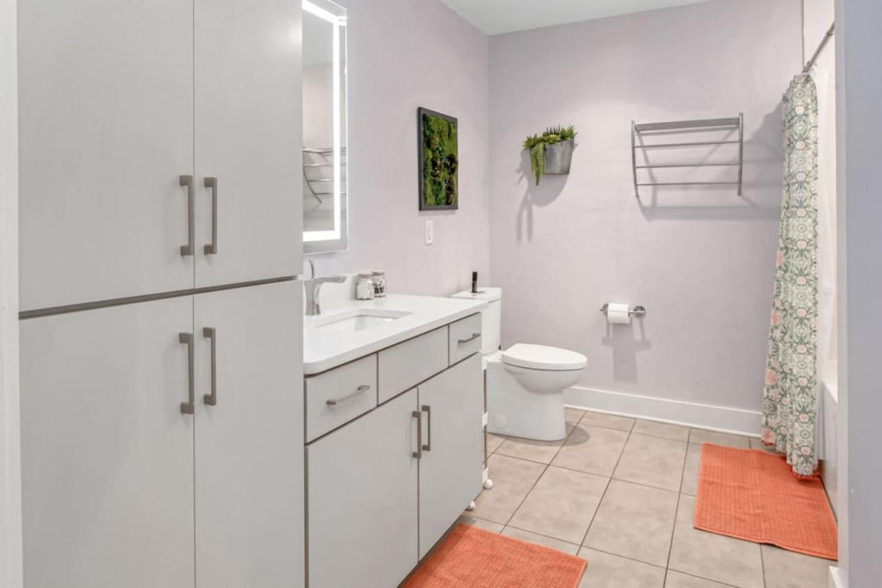 Apartment 3 Bed, 1 Bedroom With Washer, Dryer And Parking
