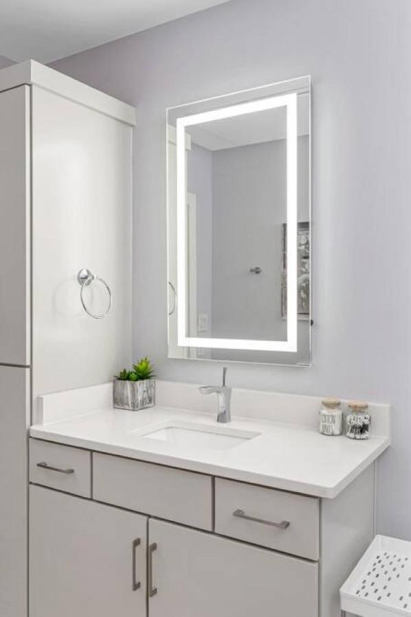 Apartment 3 Bed, 1 Bedroom With Washer, Dryer And Parking